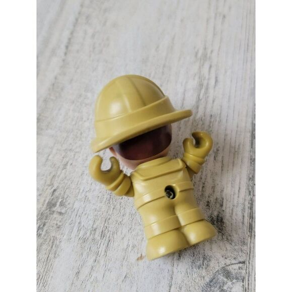Firefighter 1 captain boy dad person toy figure - Picture 3 of 3